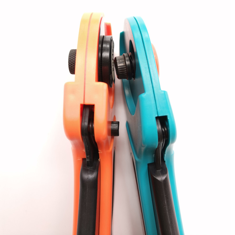 FT-145 45 мм ролков нож за килими с автоматично прибиране на острието, смяна на острието чрез копче, лезвие от въглеродна стомана 45x8 мм