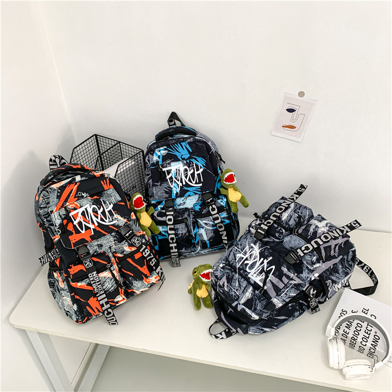 Študentský batoh s graffiti vzorom, plátenný materiál, objem 20–35 l, ramenné popruhy s nafúknutým vankúšom, street štýl