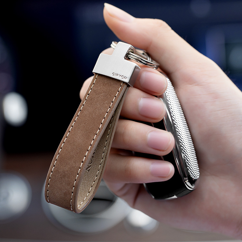 Auto ključni lanac s prstenom od legure, crtani stil, aromatska funkcija, ukrasi za automobil (Brand: Dongguan Baide Cai Daily Necessities Factory; Materijal: Legura; Stil: Crtani; Funkcija: Aromatizacija; Kategorija: Automobilske dekoracije)