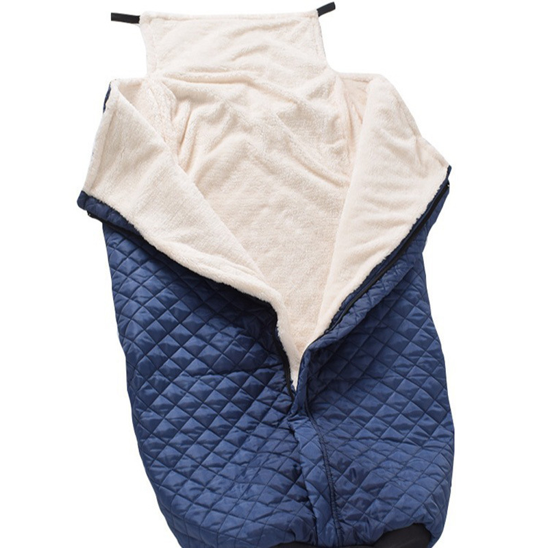 Полупокрив термо одеяло за инвалидна количка, коприна-памук и кадифе; основна тъкан: beddy velvet; съдържание на основния компонент: 91–100%; подпомагаща материя: Oxford cloth + bedi velvet; машинно пране.