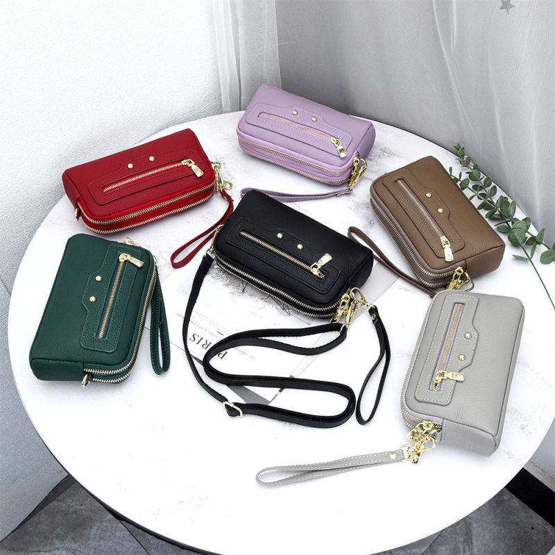 Pravá kožená dámska crossbody kabelka, prvotriedna hovädzia koža, vodorovný štvorcový tvar, zapínanie na zips, vnútorné vrecká: zipsové vrecko, vrecko na telefón, vrecko na občiansky preukaz — leto 2025