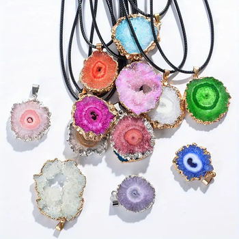 Κολιέ με ηλιοτρόπιο από φυσικό κρύσταλλο (αμέθιστος ή λευκός κρύσταλλος), γυαλιστερή επιφάνεια, 10 g