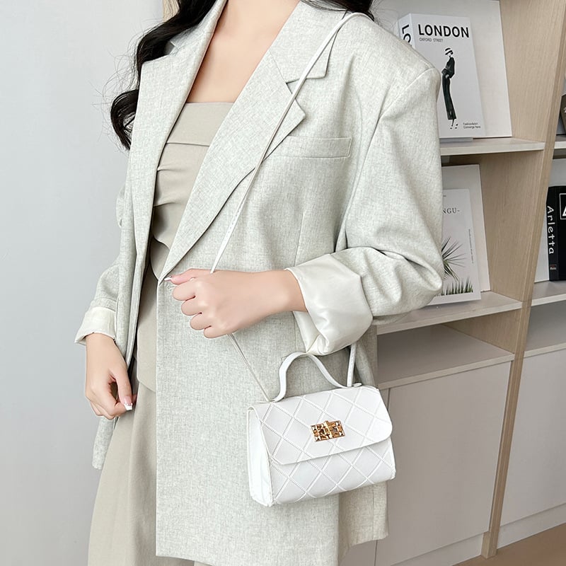 Дамска мини чанта PU - квадратна хоризонтална форма, капак за затваряне, джоб за ID, мек материал