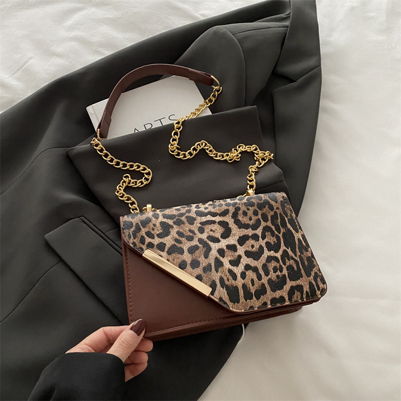 Леопардов принт PU чанта за рамо с верига, кръстосан стил, магнитно закопчаване, капак, безподкладна вътрешност, джоб за телефон