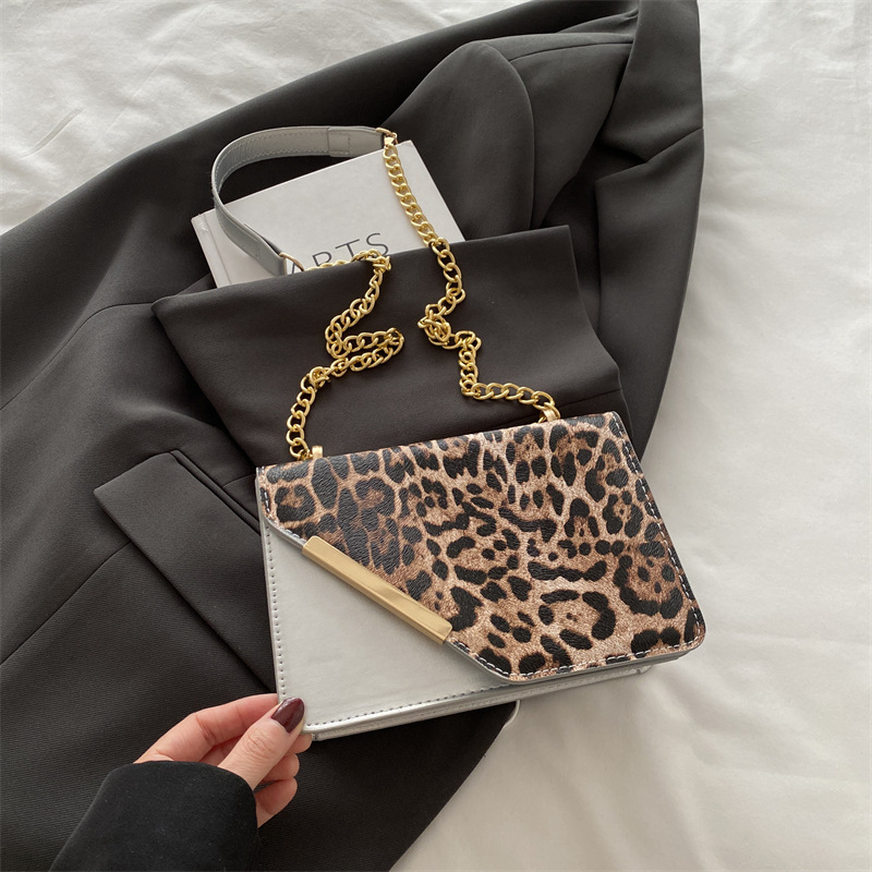 Леопардов принт PU чанта за рамо с верига, кръстосан стил, магнитно закопчаване, капак, безподкладна вътрешност, джоб за телефон