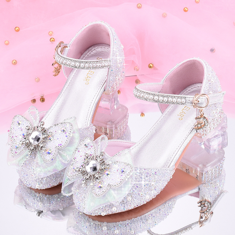 Krištolo dekoruoti mažų mergaičių bateliai 1–3 metų amžiaus, pianistų pasirodymams — padas iš jautienos sausgyslės