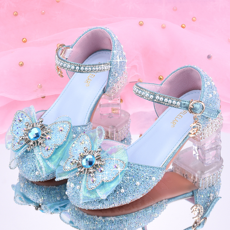 Krištolo dekoruoti mažų mergaičių bateliai 1–3 metų amžiaus, pianistų pasirodymams — padas iš jautienos sausgyslės