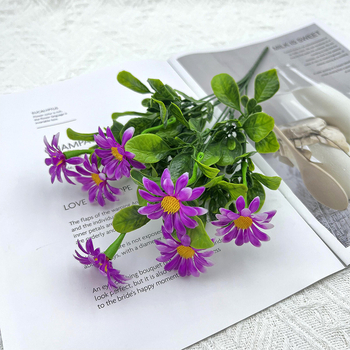 Dirbtinės Daisy gėlės – plastmasė, įpurškiamasis formavimas, Daisy veislė; skirtos lauko naudojimui, fotografijos rekvizitai ir namų dekorui.