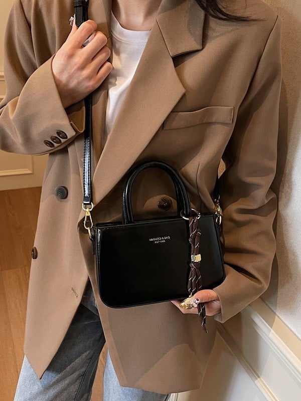Dámska PU crossbody taška, street-style, horizontálny štvorcový tvar, zapínanie na zips, vnútorné skryté vrecko a vrecko na identifikačnú kartu