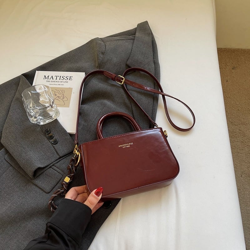 Dámska PU crossbody taška, street-style, horizontálny štvorcový tvar, zapínanie na zips, vnútorné skryté vrecko a vrecko na identifikačnú kartu