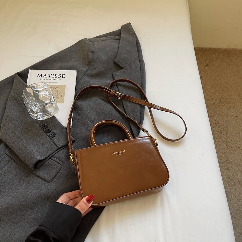 Dámska PU crossbody taška, street-style, horizontálny štvorcový tvar, zapínanie na zips, vnútorné skryté vrecko a vrecko na identifikačnú kartu