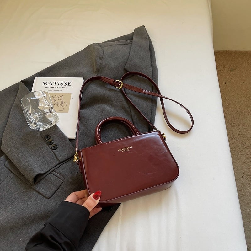 Dámska PU crossbody taška, street-style, horizontálny štvorcový tvar, zapínanie na zips, vnútorné skryté vrecko a vrecko na identifikačnú kartu
