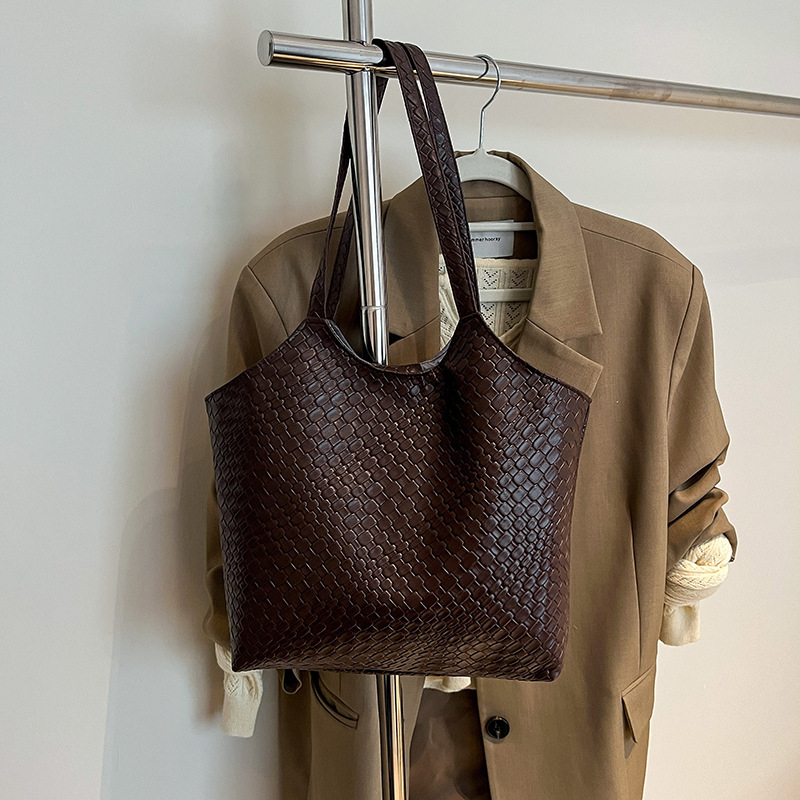 Dámska taška na rameno s veľkou kapacitou, mestský minimalistický štýl, PU materiál, tvar vedra, zapínanie na zips, vnútorná zipsová kapsa