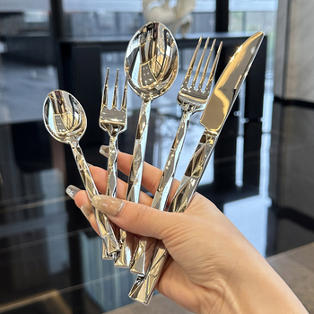 Σετ μαχαιροπίρουνα από ανοξείδωτο ατσάλι 18/10 με διαμαντοκομμένες επιφάνειες και μοναδικό σχήμα – υψηλής ποιότητας