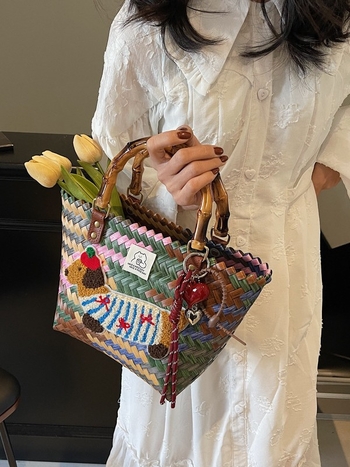 Плетена Tote торба — свеж и сладък стил, плетена конструкция, хоризонтална квадратна форма, отворено положение, средно-мека твърдост