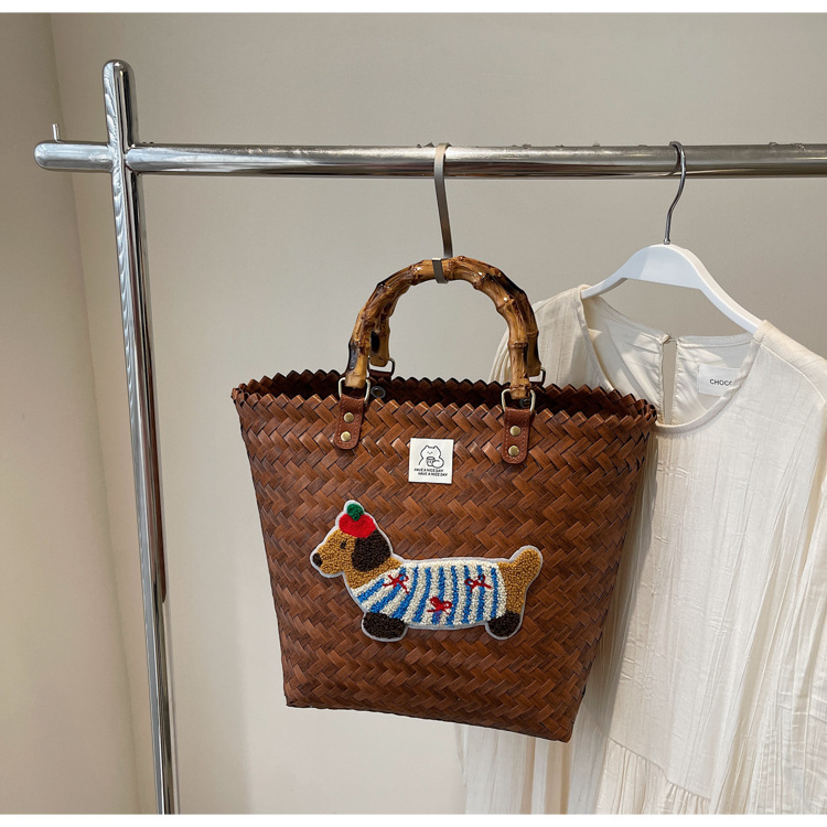 Плетена Tote торба — свеж и сладък стил, плетена конструкция, хоризонтална квадратна форма, отворено положение, средно-мека твърдост