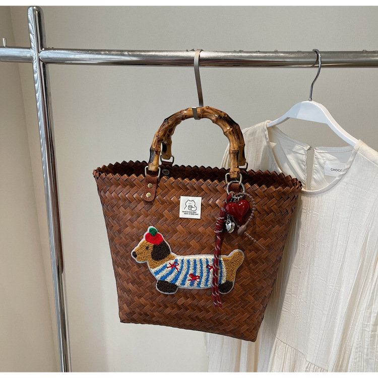 Плетена Tote торба — свеж и сладък стил, плетена конструкция, хоризонтална квадратна форма, отворено положение, средно-мека твърдост