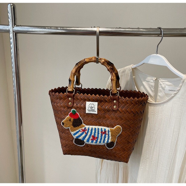 Плетена Tote торба — свеж и сладък стил, плетена конструкция, хоризонтална квадратна форма, отворено положение, средно-мека твърдост