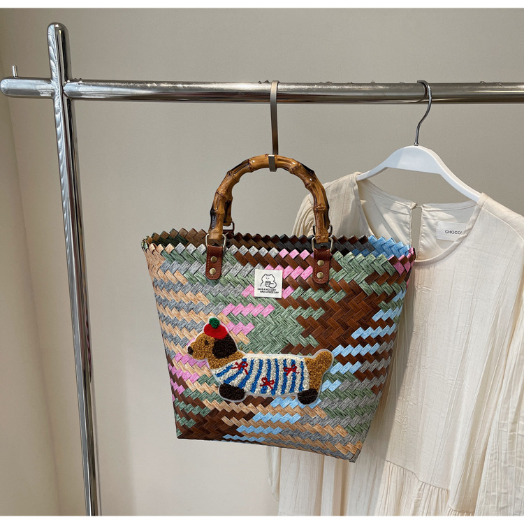 Плетена Tote торба — свеж и сладък стил, плетена конструкция, хоризонтална квадратна форма, отворено положение, средно-мека твърдост