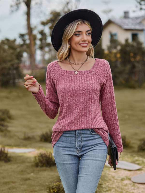 Slim-fit sveter z bavlny-poliesteru s hranatým golierom, dlhé rukávy, pletený s detailmi švov