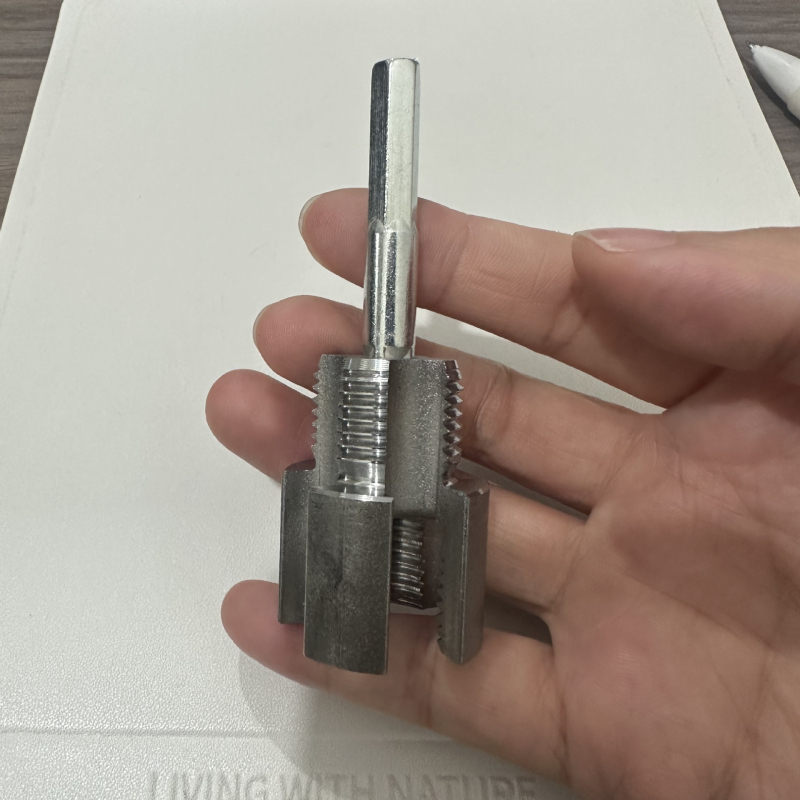 PPR vamzdžių sriegimo įrankis su integruota vidine ir išorine sriegimu — suderinamas su 1/2\" ir 3/4\" vamzdžiais, namų remontui ir DIY