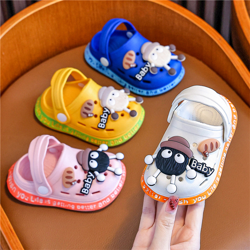 Gyerekeknek szóló EVA zárt orrú klumpa, cartoon mintával, uniszex, csúszásmentes talppal, 1–6 évesek, nyár