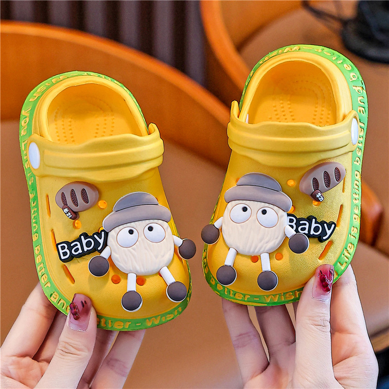 Gyerekeknek szóló EVA zárt orrú klumpa, cartoon mintával, uniszex, csúszásmentes talppal, 1–6 évesek, nyár