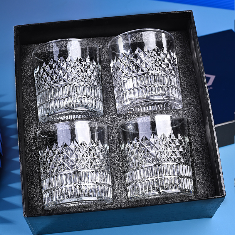 Krištáľové poháre na whisky (4 ks, 301–400 ml, darčekové balenie, tlačené logo)
