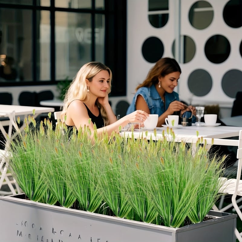 Изкуствена трева Caterpillar – мек PVC материал, стилна изработка, подходяща за сватби, открити пространства, фотосесии и домашна декорация