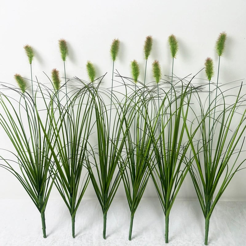 Изкуствена трева Caterpillar – мек PVC материал, стилна изработка, подходяща за сватби, открити пространства, фотосесии и домашна декорация