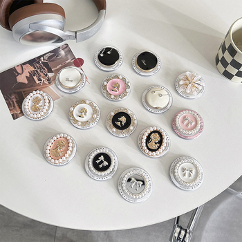 Asztali telefon-tartó ötvözetből, mágneses rögzítés, univerzális kialakítás, hátoldali öntapadós felülettel