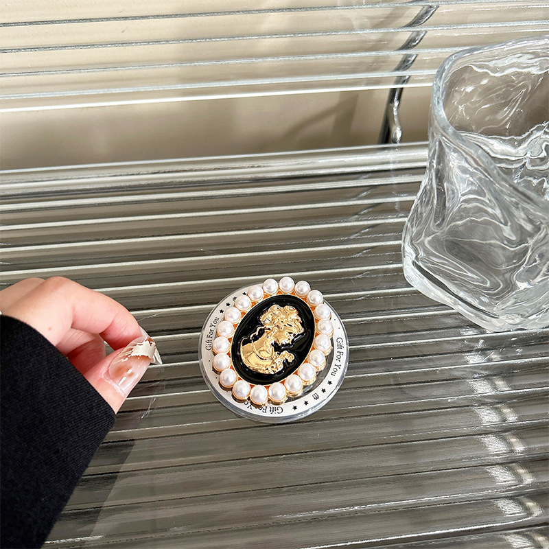 Asztali telefon-tartó ötvözetből, mágneses rögzítés, univerzális kialakítás, hátoldali öntapadós felülettel