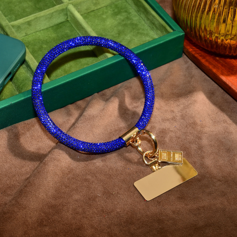 Ланярд за телефон с кристални камъни – ръчна изработка, метална висулка с форма човек, каишка от кристални нишки и метална катарама