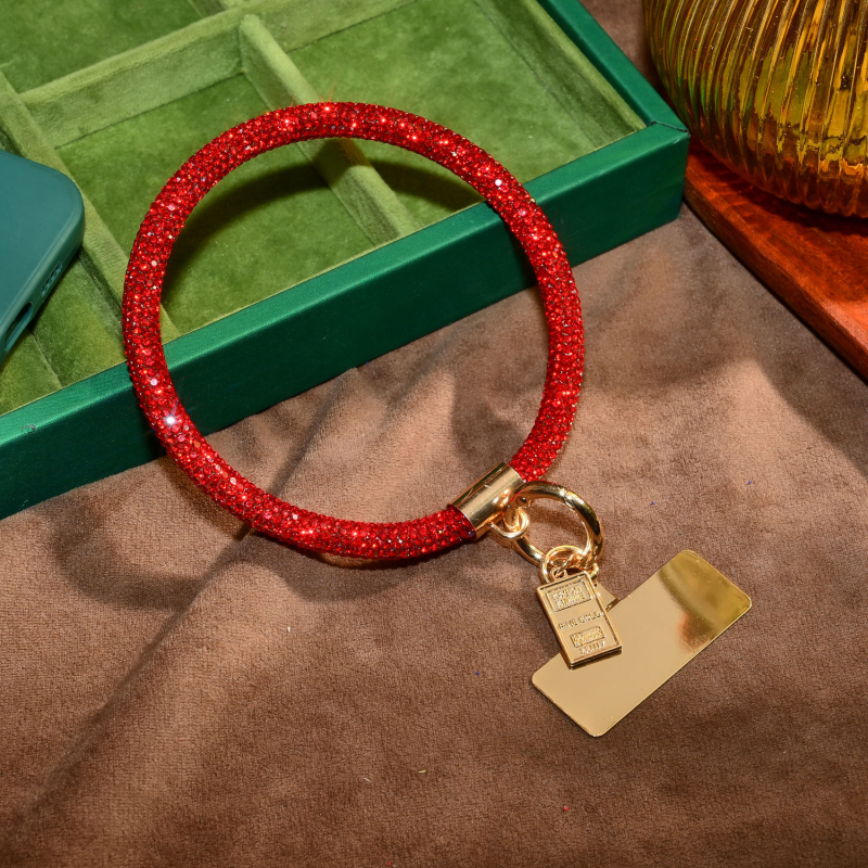 Ланярд за телефон с кристални камъни – ръчна изработка, метална висулка с форма човек, каишка от кристални нишки и метална катарама