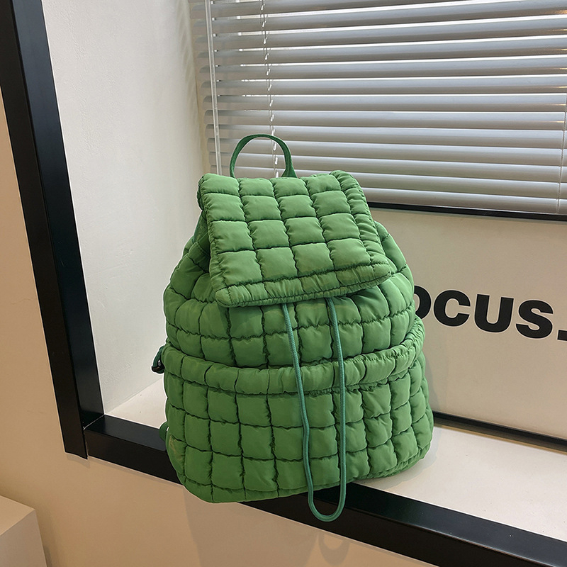 Nylonový ruksak, mestská jednoduchosť, uzáver páskou, vnútorný interlayer, vnútorná kapsa na zips