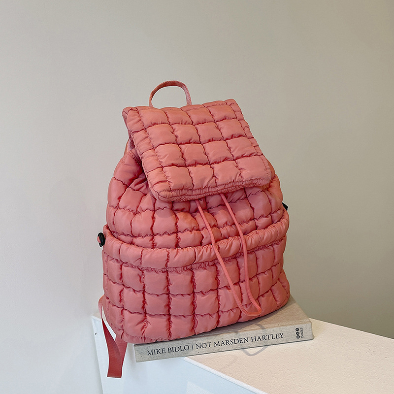 Nylonový ruksak, mestská jednoduchosť, uzáver páskou, vnútorný interlayer, vnútorná kapsa na zips