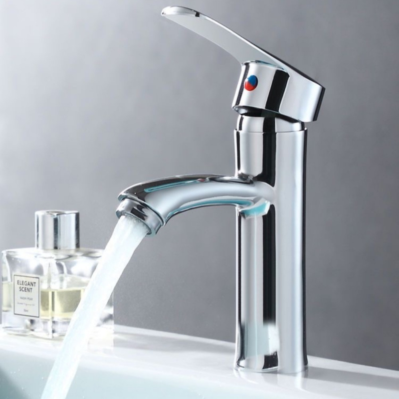 Lucky Cat universalus praustuvo čiaupas – keraminių disko vožtuvas, plastikinis korpusas, karštas/šaltas, 360° sukamas