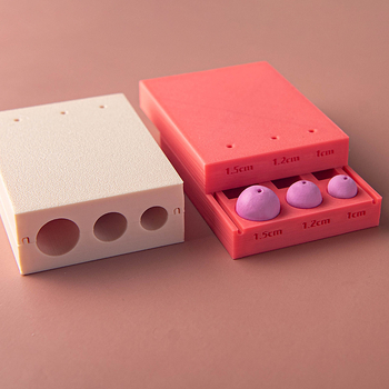 Minkštos molio kamuoliuko formavimo įrankis – pagalbinis įrankis molio formavimui su skylėmis auskarams ir karoliukams (Prekės ženklas: Easy pottery; Kategorija: Kepimo įrankiai; Stilius: Geometrija)