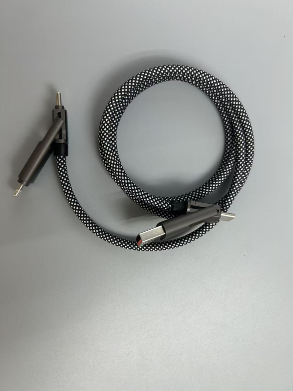 65W skaitmeninis kabelis su ekranu, 4-in-1 USB-C ir Lightning, cinko lydinys, dviejų išėjimų