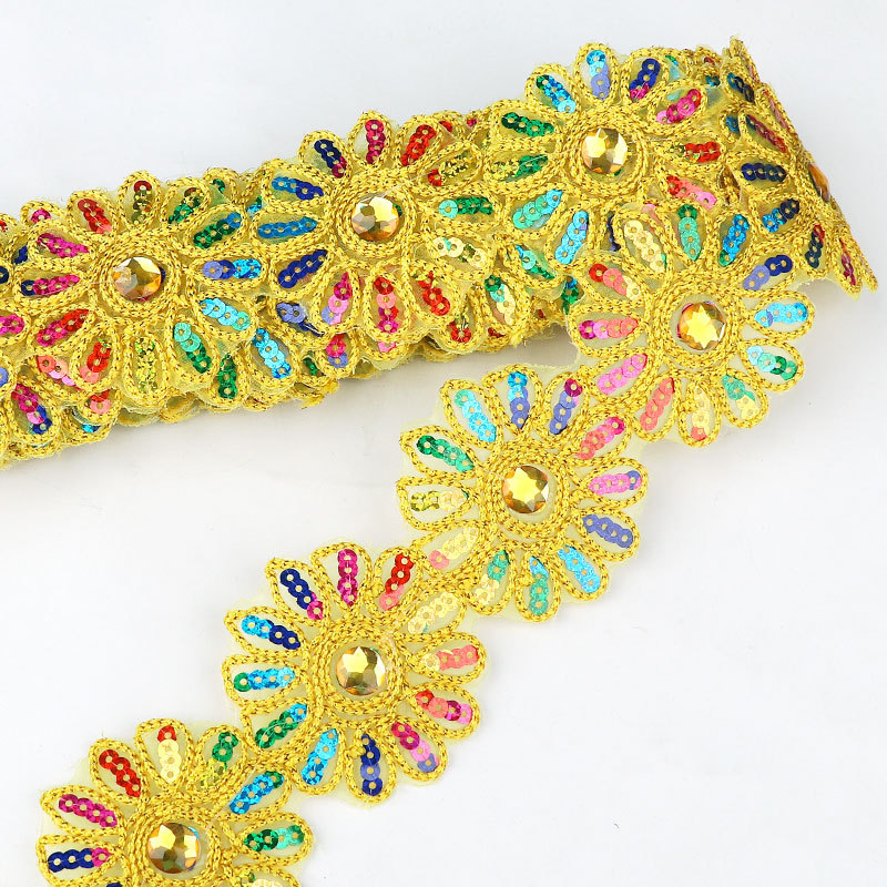 Háromszög alakú gyöngyös csipke ruhákhoz és kiegészítőkhöz, kézzel hímzett gyöngyökkel a szövött szalagon