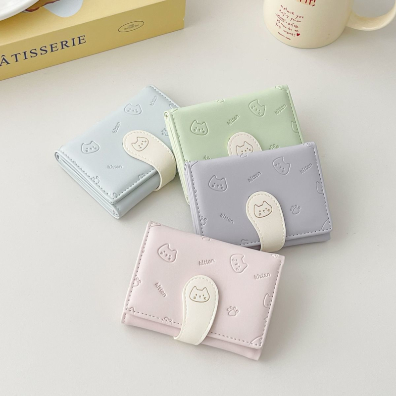 PU háromrekeszes kártyatartó csattal, rajzfilmszerű mintával, városi minimalista stílus, poliészter bélés, 2025 tavaszán debütál