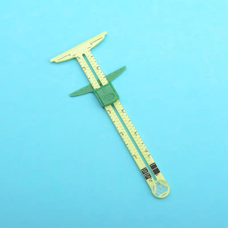 Шевна линейка, пет в едно за патчворк и DIY, пластмасова