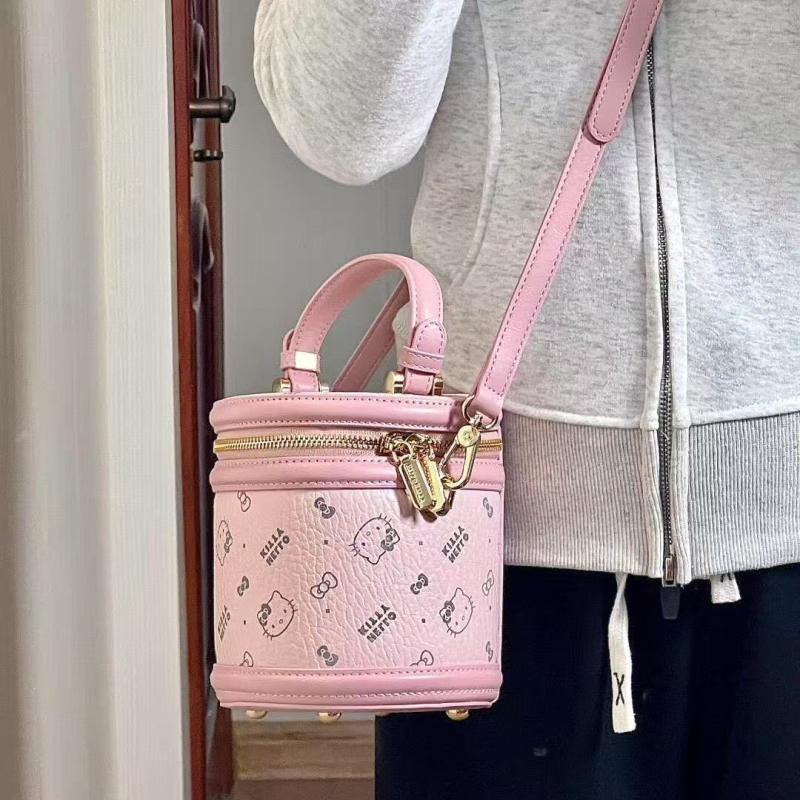 Moteriška PU kibiro tipo rankinė su crossbody dirželiu, užtrauktukas, poliesterio viduje, kišenė telefono – Pavasaris 2025