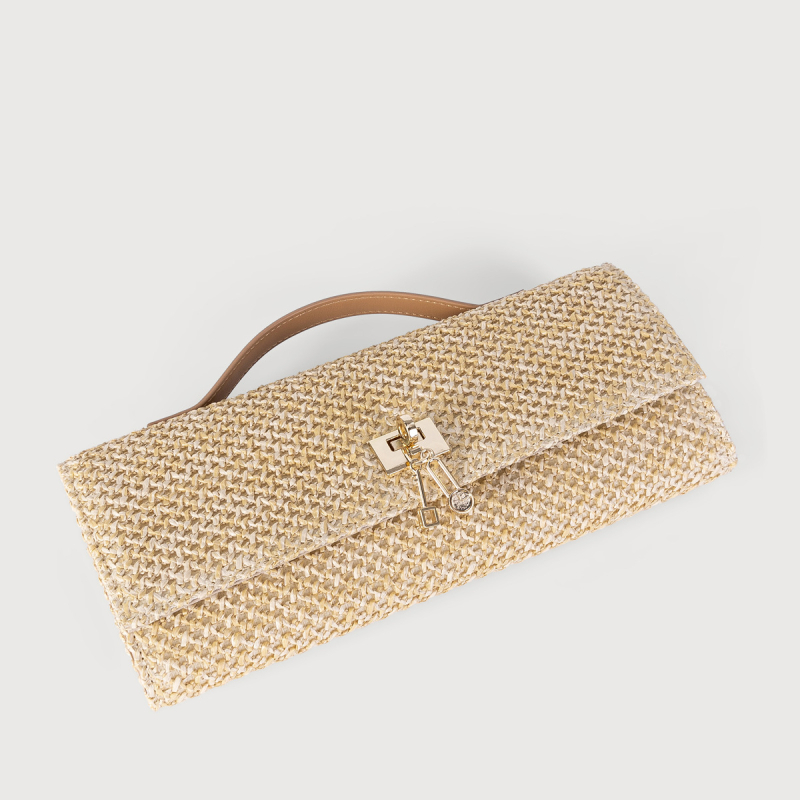 Slamená pletená crossbody taška, mestský minimalizmus, vodorovný štvorcový tvar, zapínanie na zámok, podšívka z polyésteru