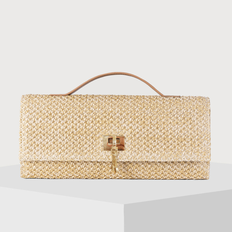 Slamená pletená crossbody taška, mestský minimalizmus, vodorovný štvorcový tvar, zapínanie na zámok, podšívka z polyésteru