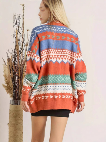 Polyesterový cardigan s geometrickým jacquardom, voľný strih, V- výstrih, stredná dĺžka, retro štýl