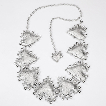 Метална талия-верижка за жени, екстравагантен стил, пусната през пролетта 2024.