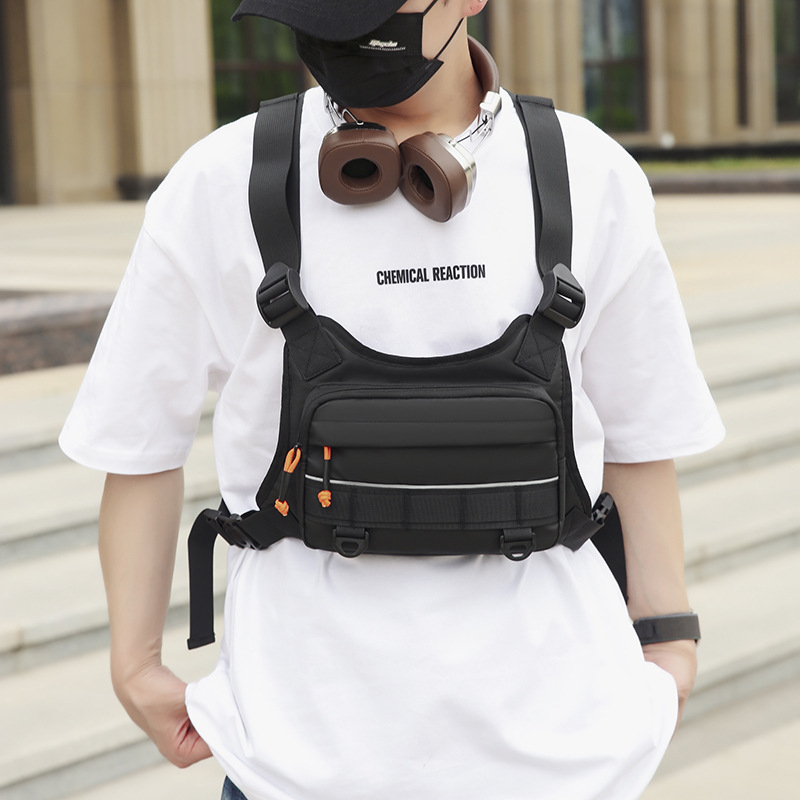 Kamufliažinė taktinė kuprinė su saugojimo skyreliais — universalus, membraninė medžiaga, poliesterio įdaila, atšvaitinės detalės nakčiai, lauko kariško stiliaus kuprinė