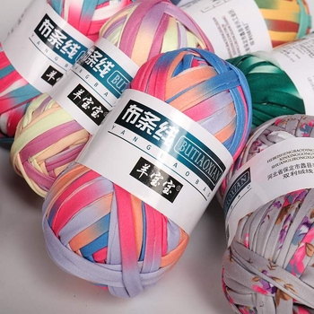 Grupinės linijos siūlų rinkinys dvieliams: rankdarbiams, mezgimui, audimui ir siuvimui