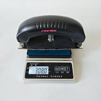 Гъвкава ръчна платка за сухо шлайфане с регулираща арка – правоъгълна шкурна платка за автомобилен кит (Материали: метал и пластмаса; Еластичен; Регулируема арка; Правоъгълна форма; Сухо шлайфане)